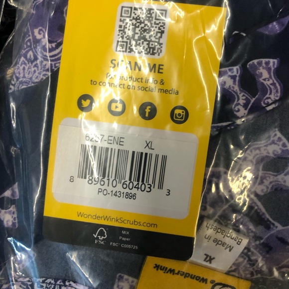 NWT Wink Purple Elephant Pattern Short Sleeve Scrub Top multiple sizes - Picture 8 of 16